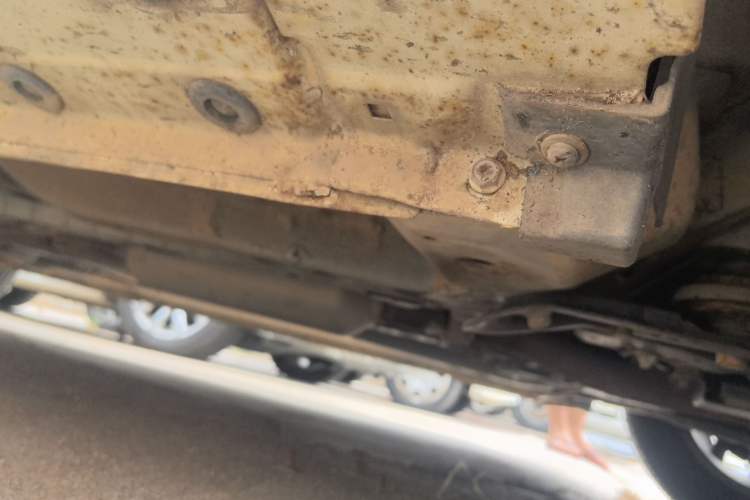 Used CHANGAN KAICHENG Oushang A600 2017 1.5L Manual Standard Edition Chassis Front Right