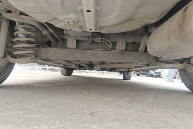 Used CHANGAN KAICHENG Oushang A600 2017 1.5L Manual Luxury Model Chassis Rear