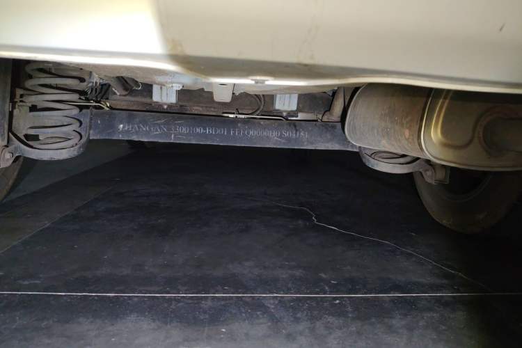 Used CHANGAN KAICHENG Oushang A600 2017 1.5L Manual Luxury Model Chassis Rear
