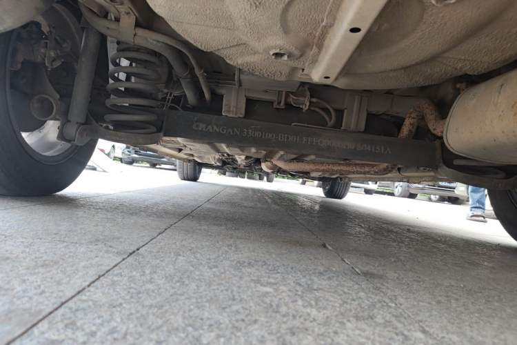 Used CHANGAN KAICHENG Oushang A600 2017 1.5L Manual Luxury Model Chassis Rear