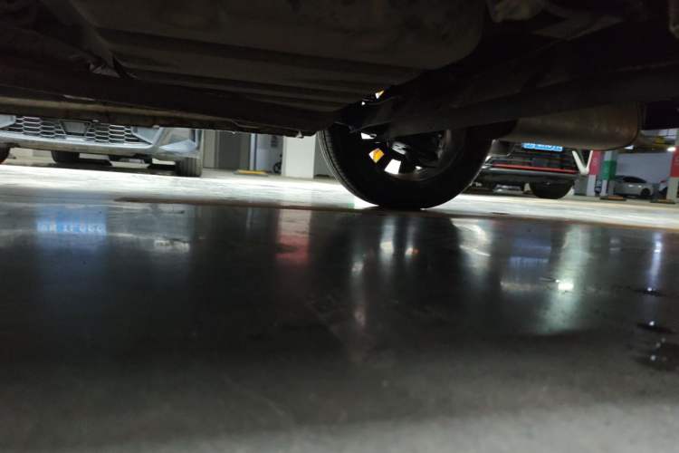 Used CHANGAN KAICHENG Oushang A600 2017 1.5L Manual Smart Connect Version Chassis Rear Left