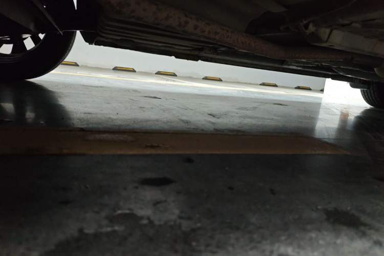 Used CHANGAN KAICHENG Oushang A600 2017 1.5L Manual Smart Connect Version Chassis Rear Right