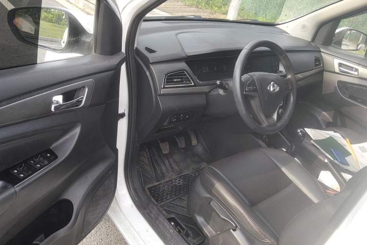 Used CHANGAN KAICHENG Oushang A600 2017 1.5L Manual Luxury Model Driver Seat