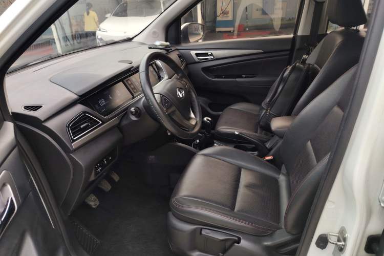 Used CHANGAN KAICHENG Oushang A600 2017 1.5L Manual Luxury Model Driver Seat