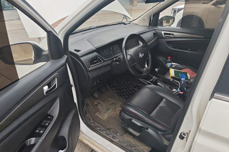 Used CHANGAN KAICHENG Oushang A600 2017 1.5L Manual Luxury Model Driver Seat