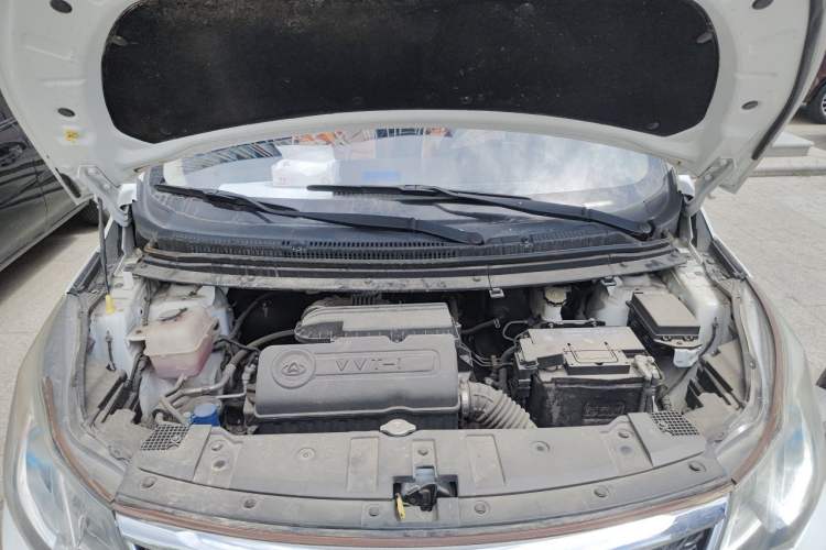 Used CHANGAN KAICHENG Oushang A600 2017 1.5L Manual Luxury Model Engine Bay