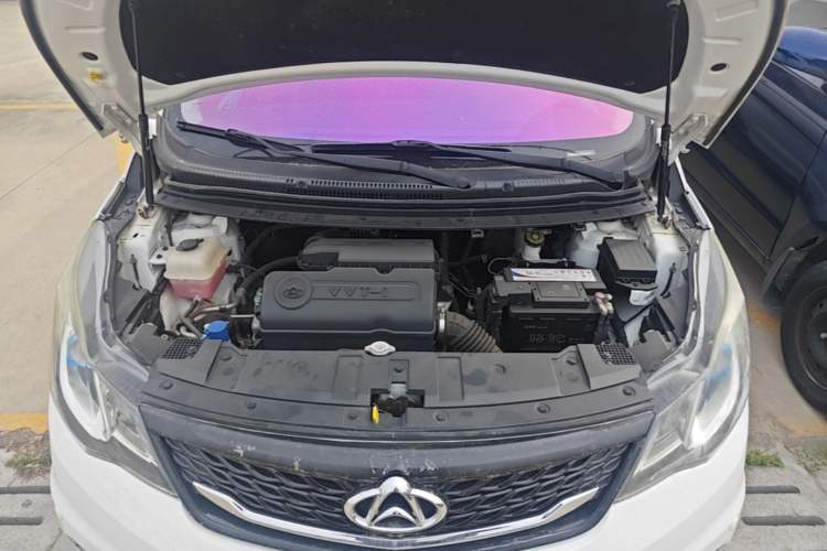 Used CHANGAN KAICHENG Oushang A600 2017 1.5L Manual Luxury Model Engine Bay