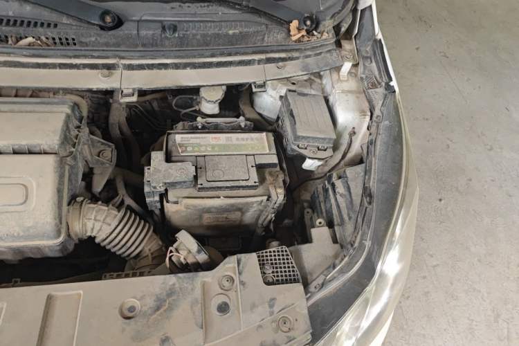 Used CHANGAN KAICHENG Oushang A600 2017 1.5L Manual Luxury Model Engine Bay Left