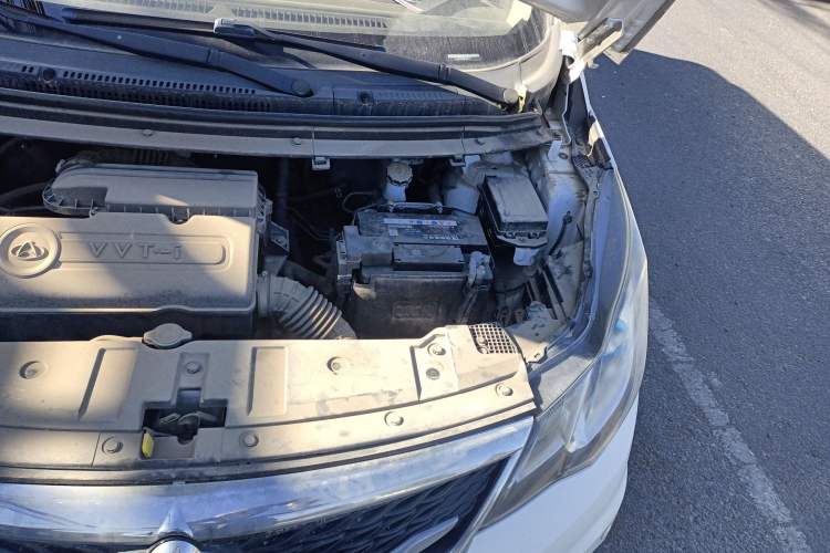 Used CHANGAN KAICHENG Oushang A600 2017 1.5L Manual Luxury Model Engine Bay Left