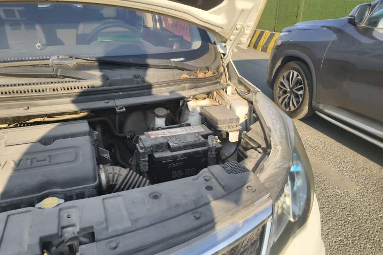 Used CHANGAN KAICHENG Oushang A600 2017 1.5L Manual Standard Edition Engine Bay Left
