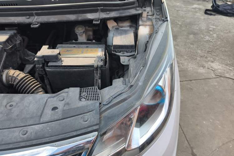 Used CHANGAN KAICHENG Oushang A600 2017 1.5L Manual Luxury Model Engine Bay Left