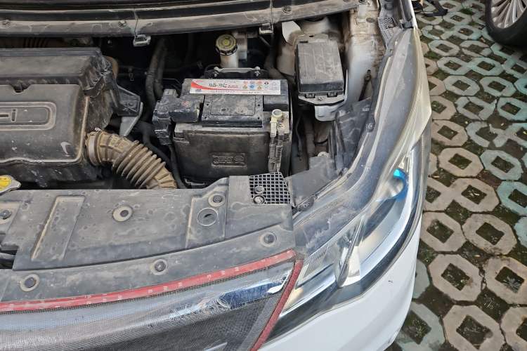 Used CHANGAN KAICHENG Oushang A600 2017 1.5L Manual Luxury Model Engine Bay Left