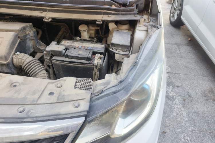 Used CHANGAN KAICHENG Oushang A600 2017 1.5L Manual Standard Edition Engine Bay Left