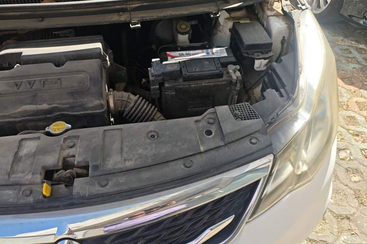 Used CHANGAN KAICHENG Oushang A600 2017 1.5L Manual Luxury Model Engine Bay Left