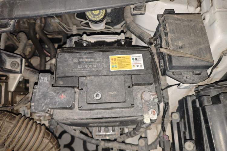 Used CHANGAN KAICHENG Oushang A600 2017 1.5L Manual Luxury Model Engine Bay Left