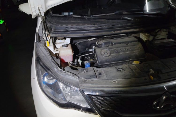 Used CHANGAN KAICHENG Oushang A600 2017 1.5L Manual Luxury Model Engine Bay Right