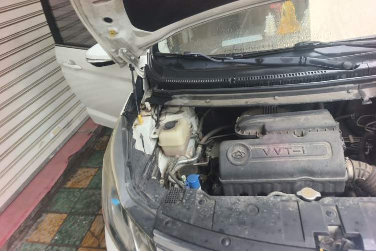 Used CHANGAN KAICHENG Oushang A600 2017 1.5L Manual Luxury Model Engine Bay Right