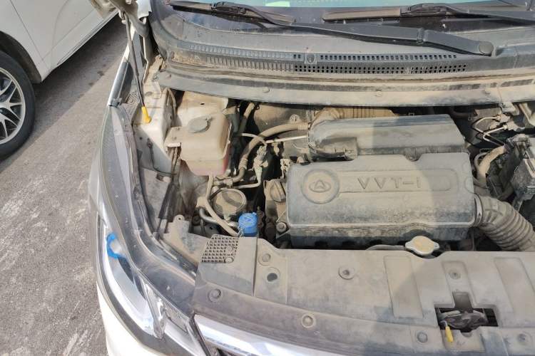 Used CHANGAN KAICHENG Oushang A600 2017 1.5L Manual Standard Edition Engine Bay Right
