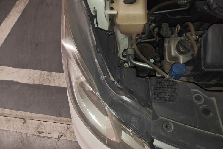 Used CHANGAN KAICHENG Oushang A600 2017 1.5L Manual Luxury Model Engine Bay Right