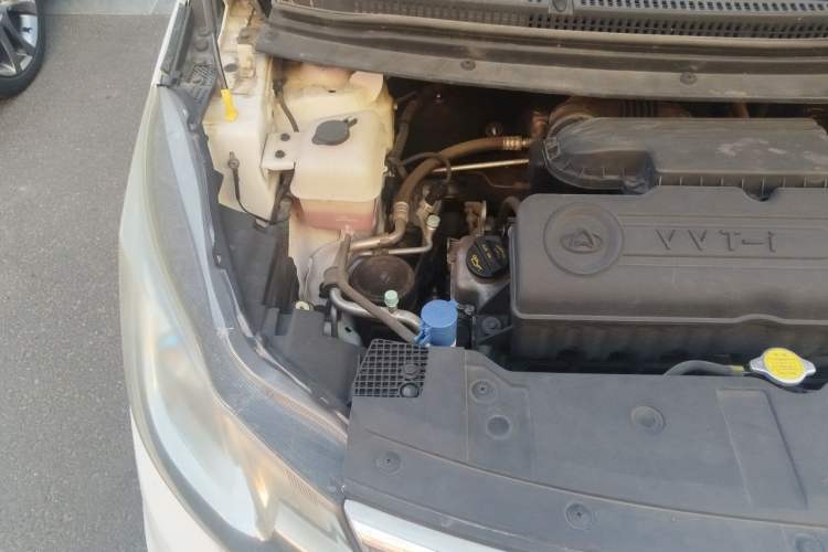 Used CHANGAN KAICHENG Oushang A600 2017 1.5L Manual Luxury Model Engine Bay Right