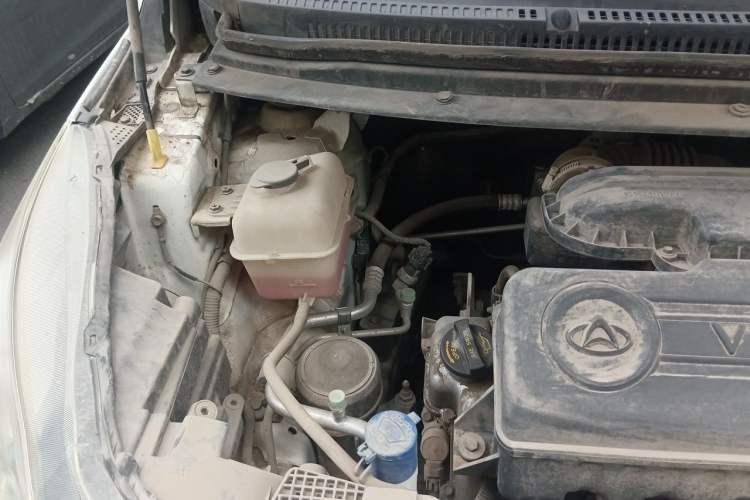 Used CHANGAN KAICHENG Oushang A600 2017 1.5L Manual Luxury Model Engine Bay Right