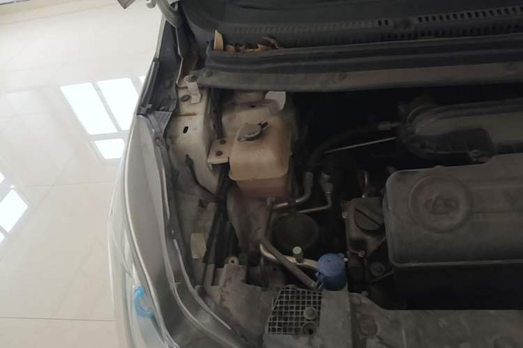 Used CHANGAN KAICHENG Oushang A600 2017 1.5L Manual Standard Edition Engine Bay Right