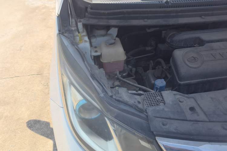 Used CHANGAN KAICHENG Oushang A600 2017 1.5L Manual Luxury Model Engine Bay Right
