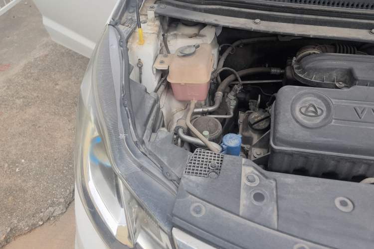 Used CHANGAN KAICHENG Oushang A600 2017 1.5L Manual Standard Edition Engine Bay Right