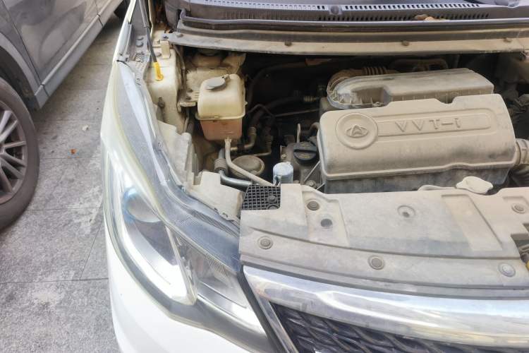 Used CHANGAN KAICHENG Oushang A600 2017 1.5L Manual Standard Edition Engine Bay Right