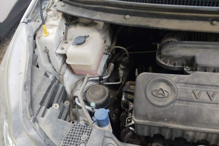 Used CHANGAN KAICHENG Oushang A600 2017 1.5L Manual Standard Edition Engine Bay Right