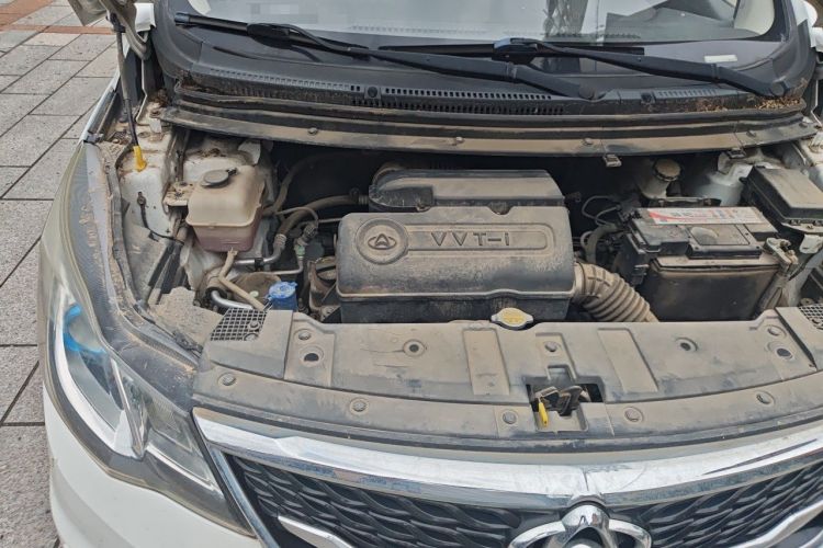 Used CHANGAN KAICHENG Oushang A600 2017 1.5L Manual Luxury Model Engine Bay Right