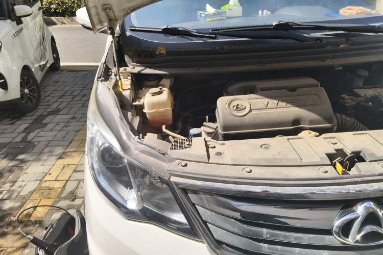 Used CHANGAN KAICHENG Oushang A600 2017 1.5L Manual Smart Connect Version Engine Bay Right