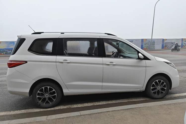 Used CHANGAN KAICHENG Oushang A600 2017 1.5L Manual Luxury Model Exterior 2