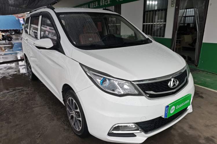 Used CHANGAN KAICHENG Oushang A600 2017 1.5L Manual Standard Edition Front Right 45 Deg