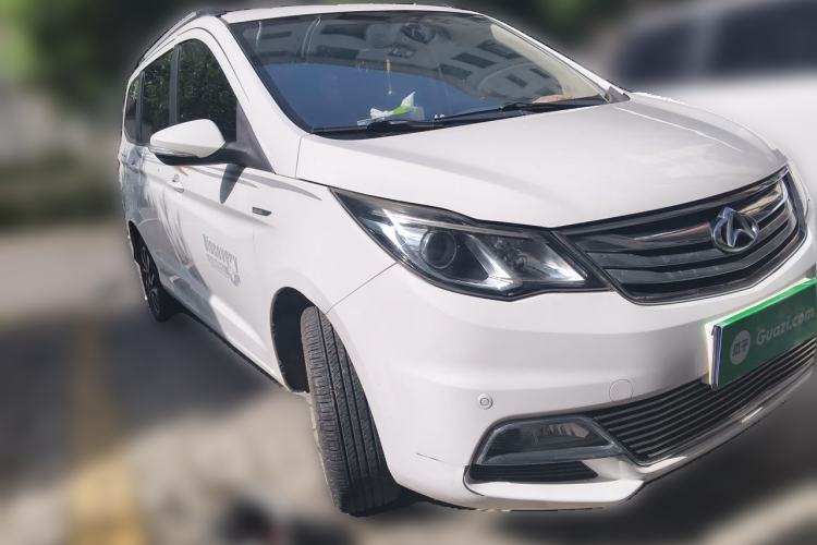 Used CHANGAN KAICHENG Oushang A600 2017 1.5L Manual Smart Connect Version Front Right 45 Deg