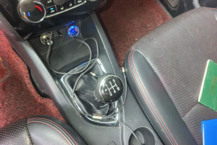 Used CHANGAN KAICHENG Oushang A600 2017 1.5L Manual Luxury Model Gear Lever