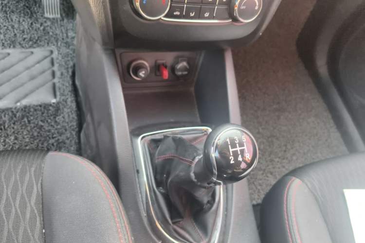 Used CHANGAN KAICHENG Oushang A600 2017 1.5L Manual Standard Edition Gear Lever
