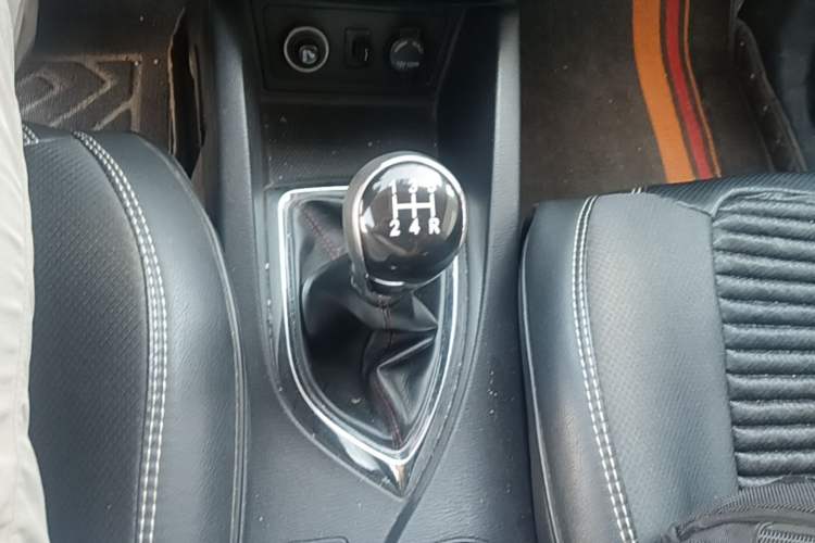 Used CHANGAN KAICHENG Oushang A600 2017 1.5L Manual Standard Edition Gear Lever
