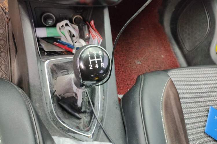 Used CHANGAN KAICHENG Oushang A600 2017 1.5L Manual Standard Edition Gear Lever