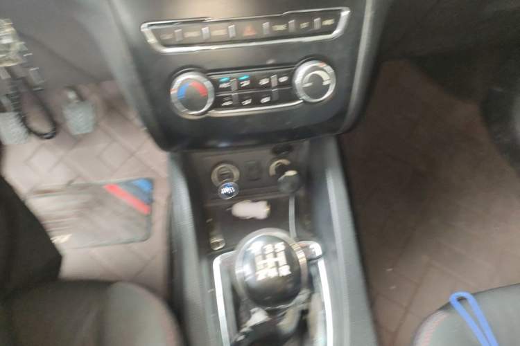 Used CHANGAN KAICHENG Oushang A600 2017 1.5L Manual Standard Edition Gear Lever