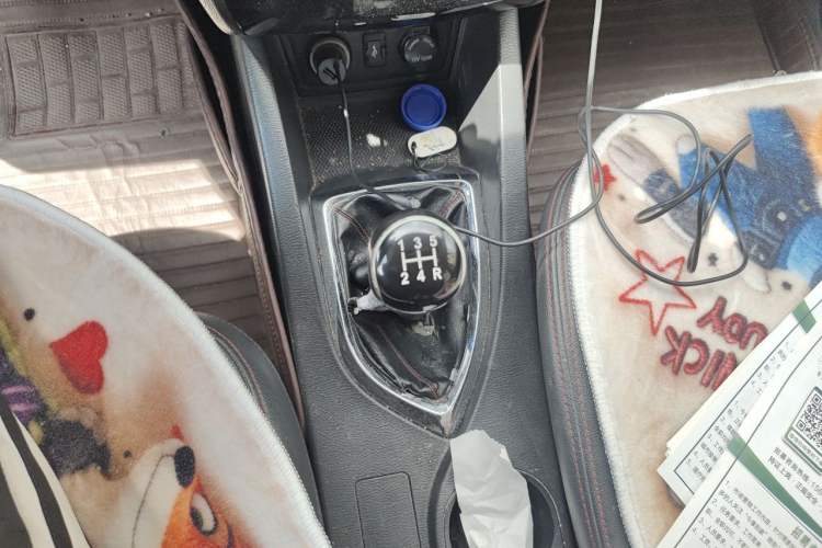 Used CHANGAN KAICHENG Oushang A600 2017 1.5L Manual Luxury Model Gear Lever