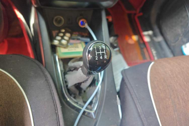 Used CHANGAN KAICHENG Oushang A600 2017 1.5L Manual Standard Edition Gear Lever