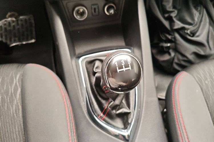 Used CHANGAN KAICHENG Oushang A600 2017 1.5L Manual Standard Edition Gear Lever