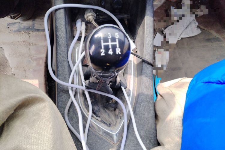 Used CHANGAN KAICHENG Oushang A600 2017 1.5L Manual Standard Edition Gear Lever