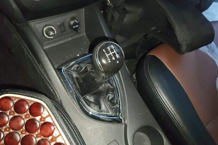Used CHANGAN KAICHENG Oushang A600 2017 1.5L Manual Standard Edition Gear Lever
