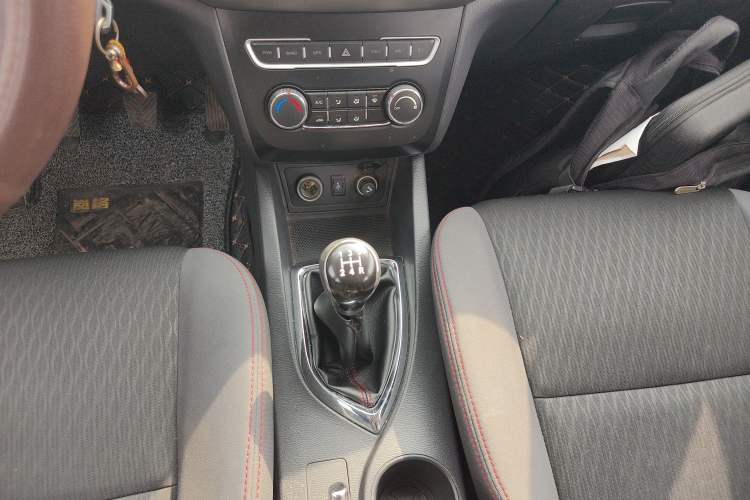 Used CHANGAN KAICHENG Oushang A600 2017 1.5L Manual Standard Edition Gear Lever