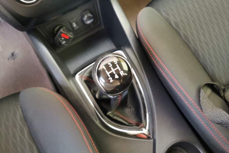 Used CHANGAN KAICHENG Oushang A600 2017 1.5L Manual Standard Edition Gear Lever
