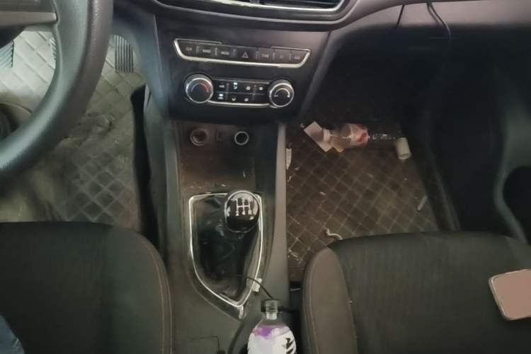 Used CHANGAN KAICHENG Oushang A600 2017 1.5L Manual Standard Edition Gear Lever