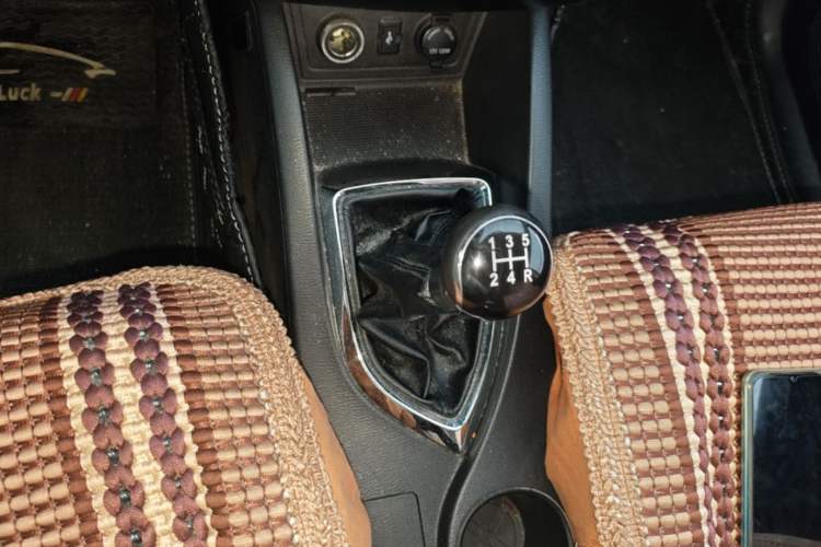 Used CHANGAN KAICHENG Oushang A600 2017 1.5L Manual Standard Edition Gear Lever