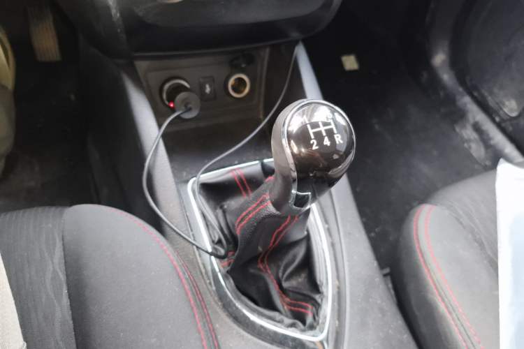 Used CHANGAN KAICHENG Oushang A600 2017 1.5L Manual Standard Edition Gear Lever